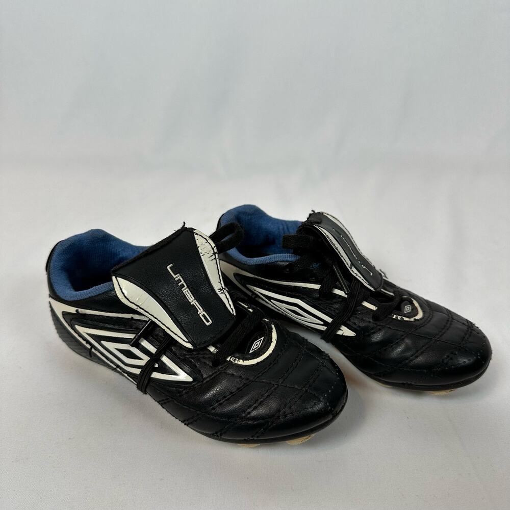 Umbro Youth Black and White Unisex Soccer Cleats - Size 7